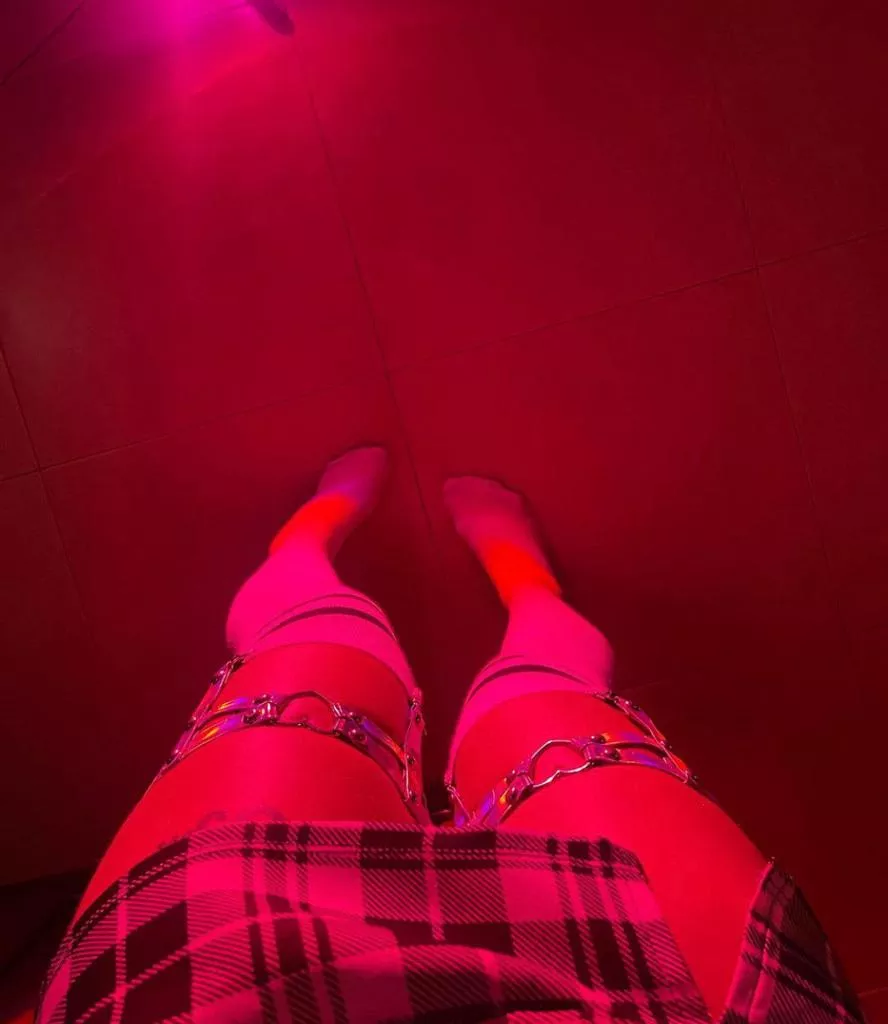 come kneel before me and sniff does socks🤣