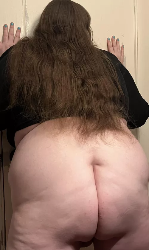 Hair almost down to my ass! Hope you like ‘‘em bigger.