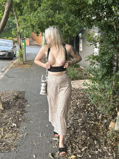 I love flashing my tits on the street in the middle of the day 😍🍒