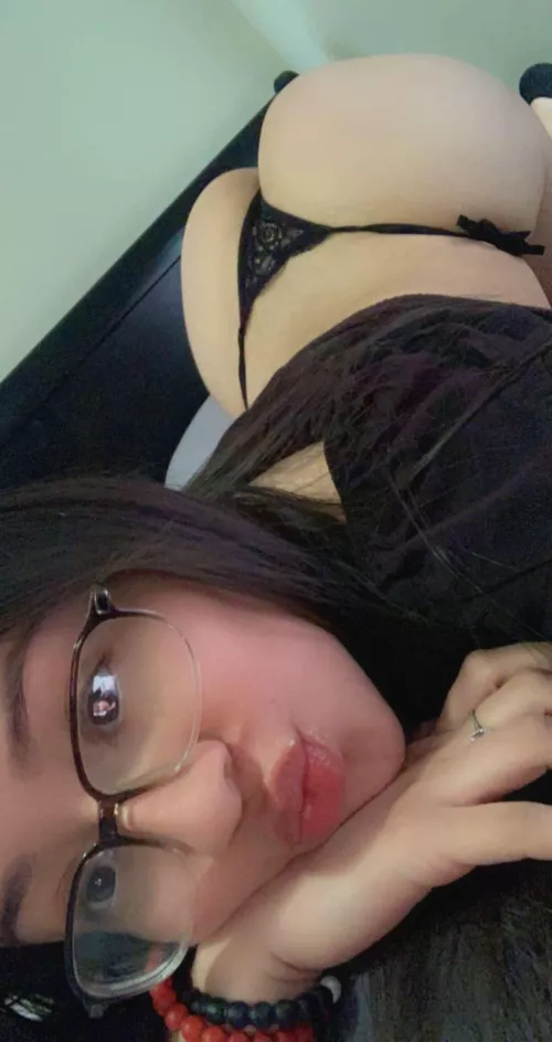 Kisses for all you guys and a little extra !😌😘🍑