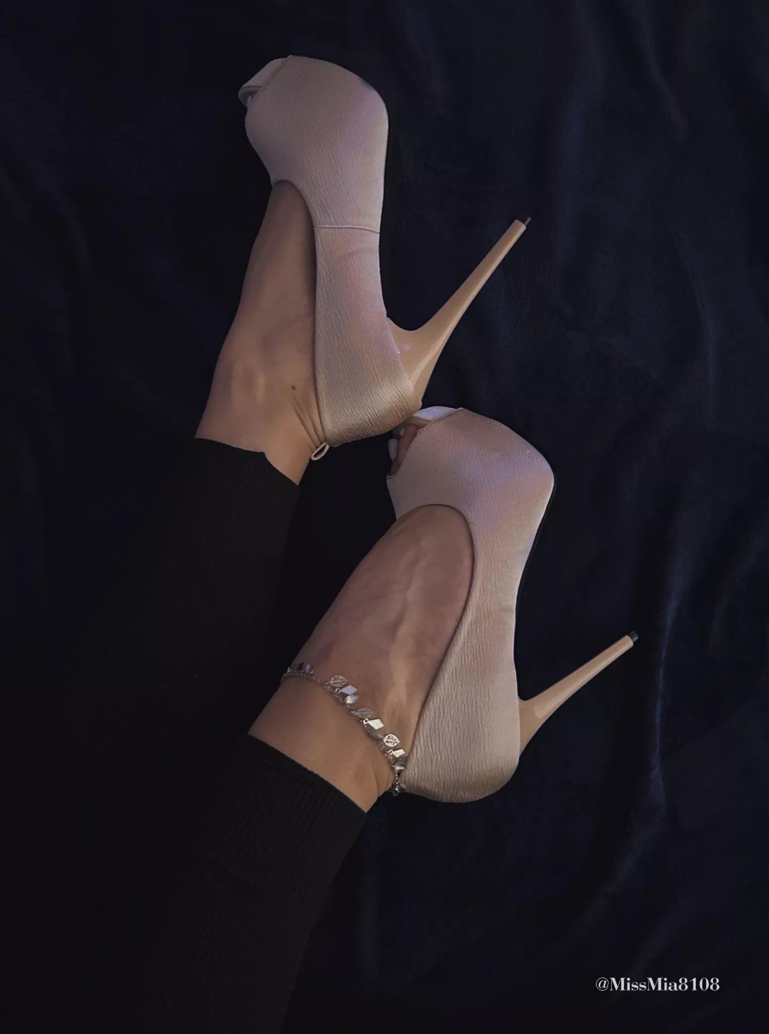 Love heels with anklets