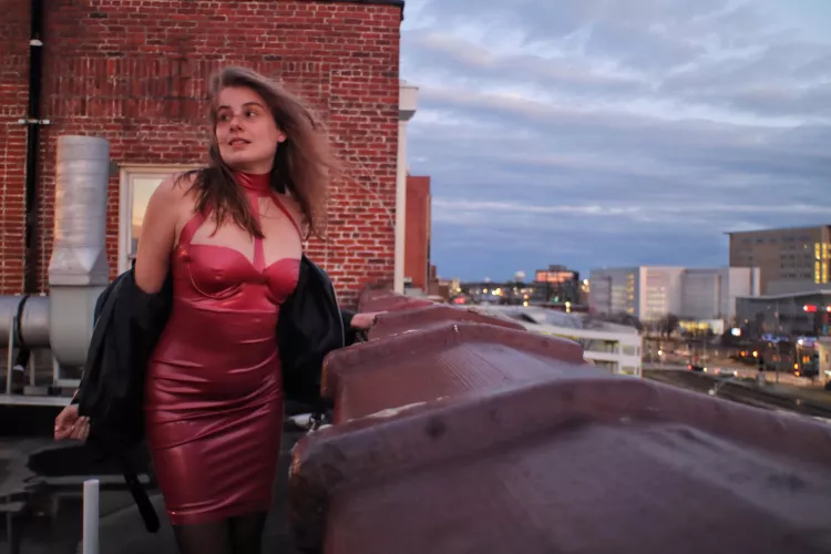 Roof-top latex and a leather jacket ✨️ Wanna stay up til sunrise?