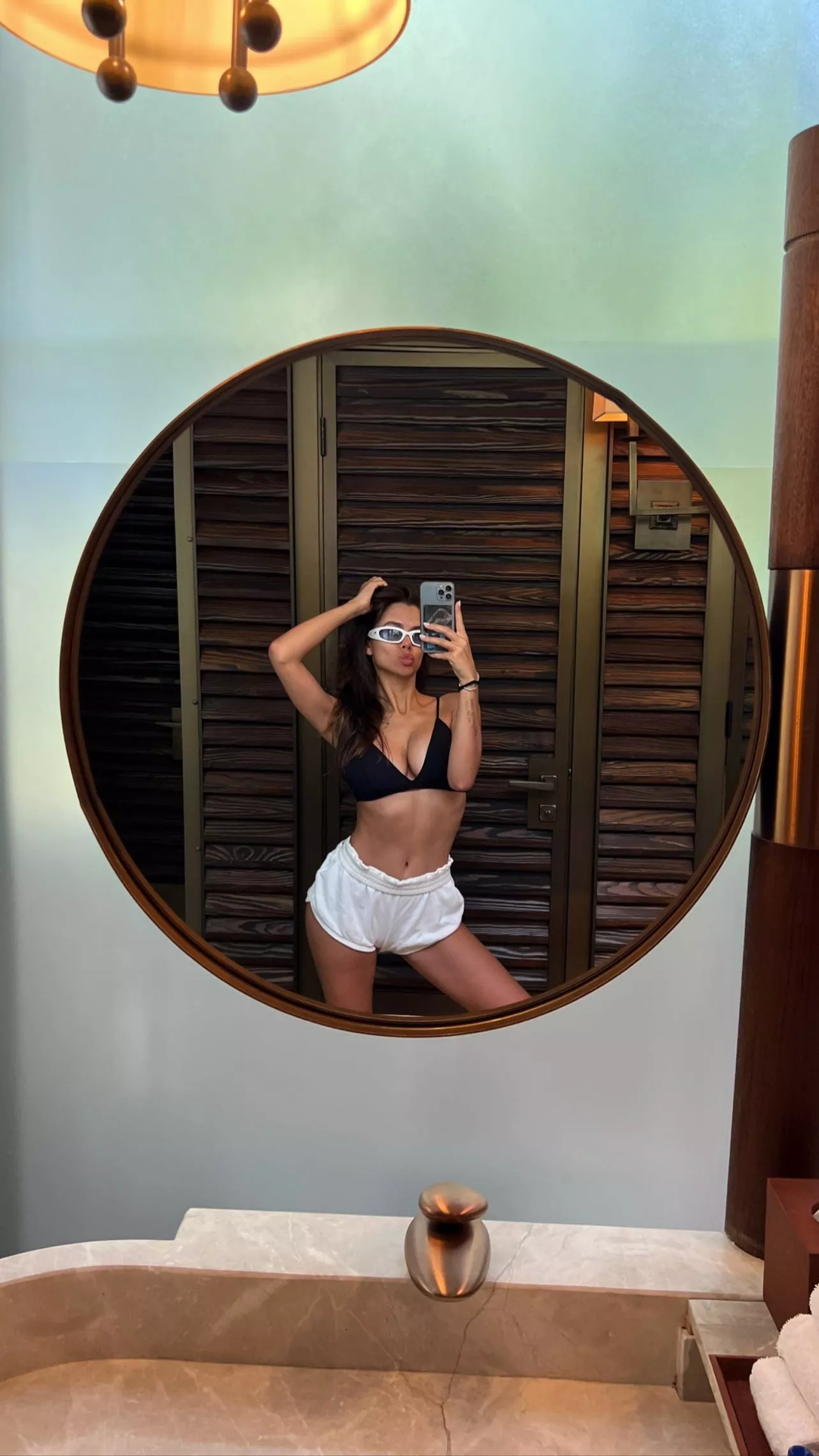 she looks hot at mirror selfie