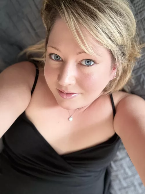 Time change has me so sleepy! Let’s go night night! Lol