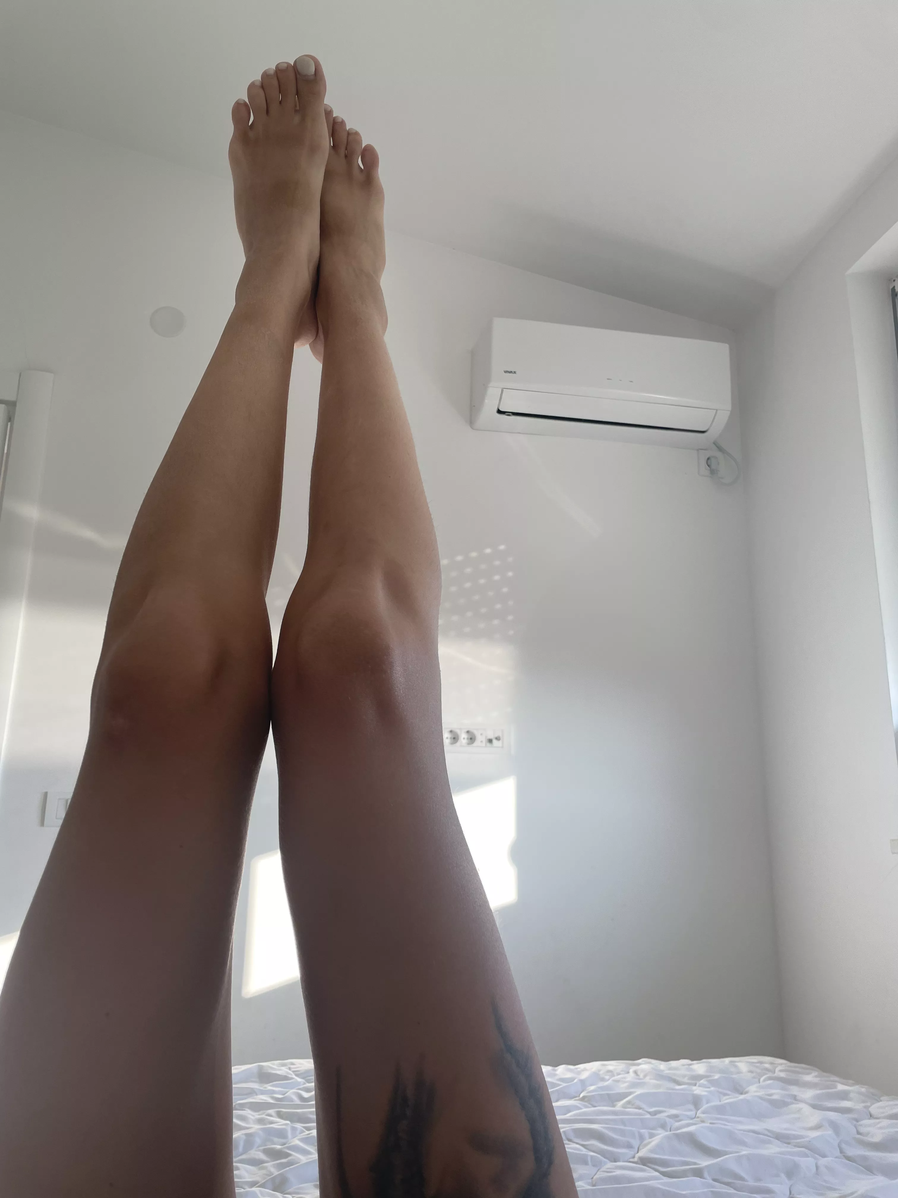 would you like to cum right on my feet?