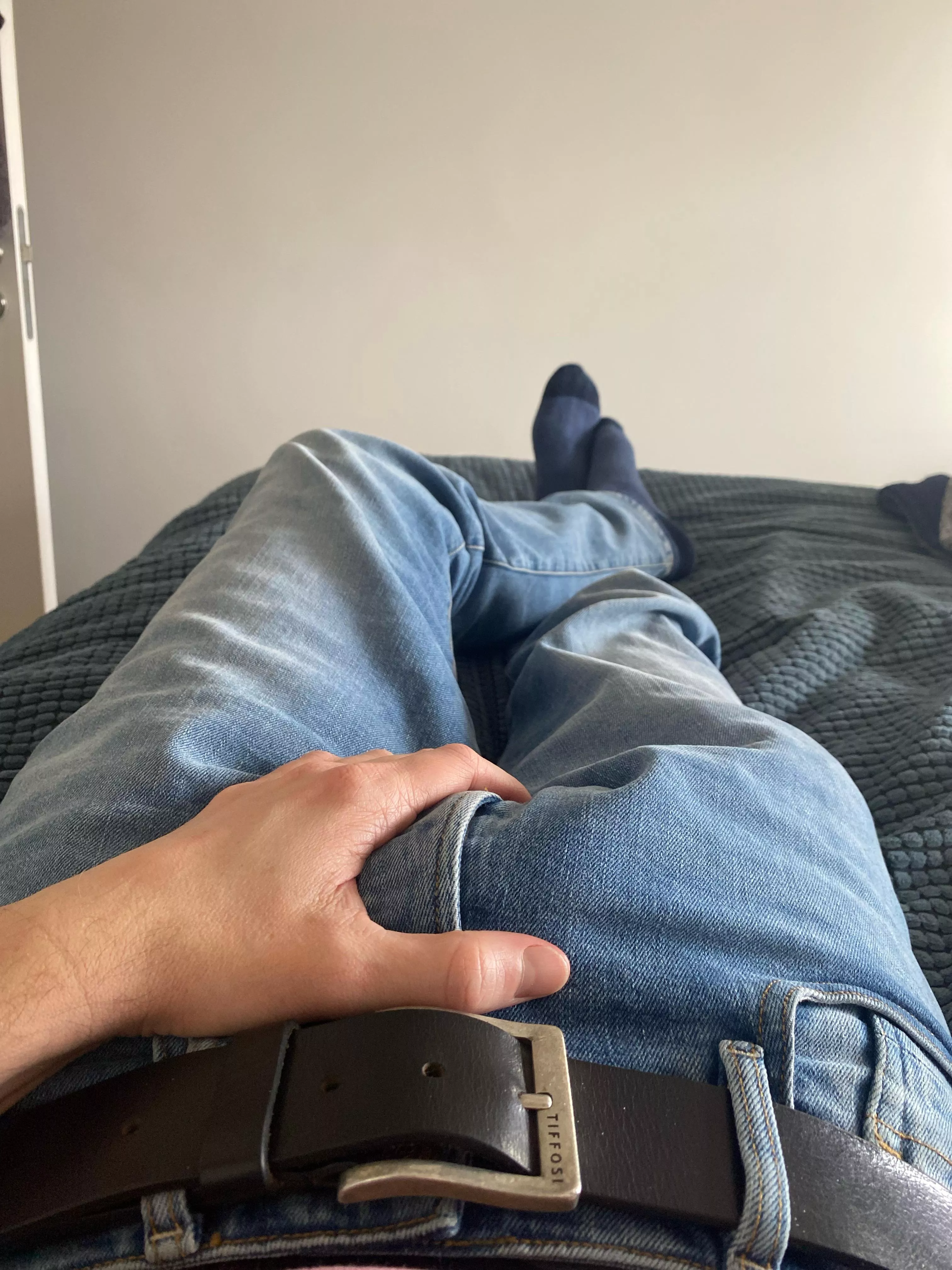 40 m hung dad looking to chat trade rp into taboo non con kink incl sleeplay raceplay ageplay. Few limits. Looking for guys experienced with non con incl roofi/e. Happy to share personal experience with face. 18+ only.