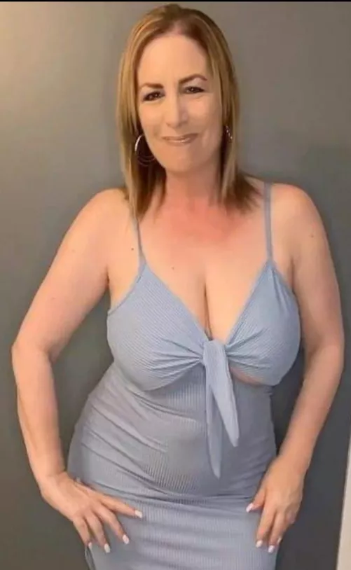 Any of you recognize this gilf? Saw her in a real on FB