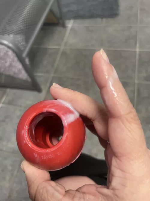 Daddy had me stuff myself with a medium Kong at work and this was just 30 mins later 🙈 I wonder what it’s going to look like after four more hours….