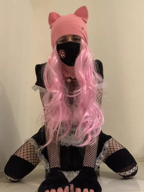 Do I look cute wearing pink?