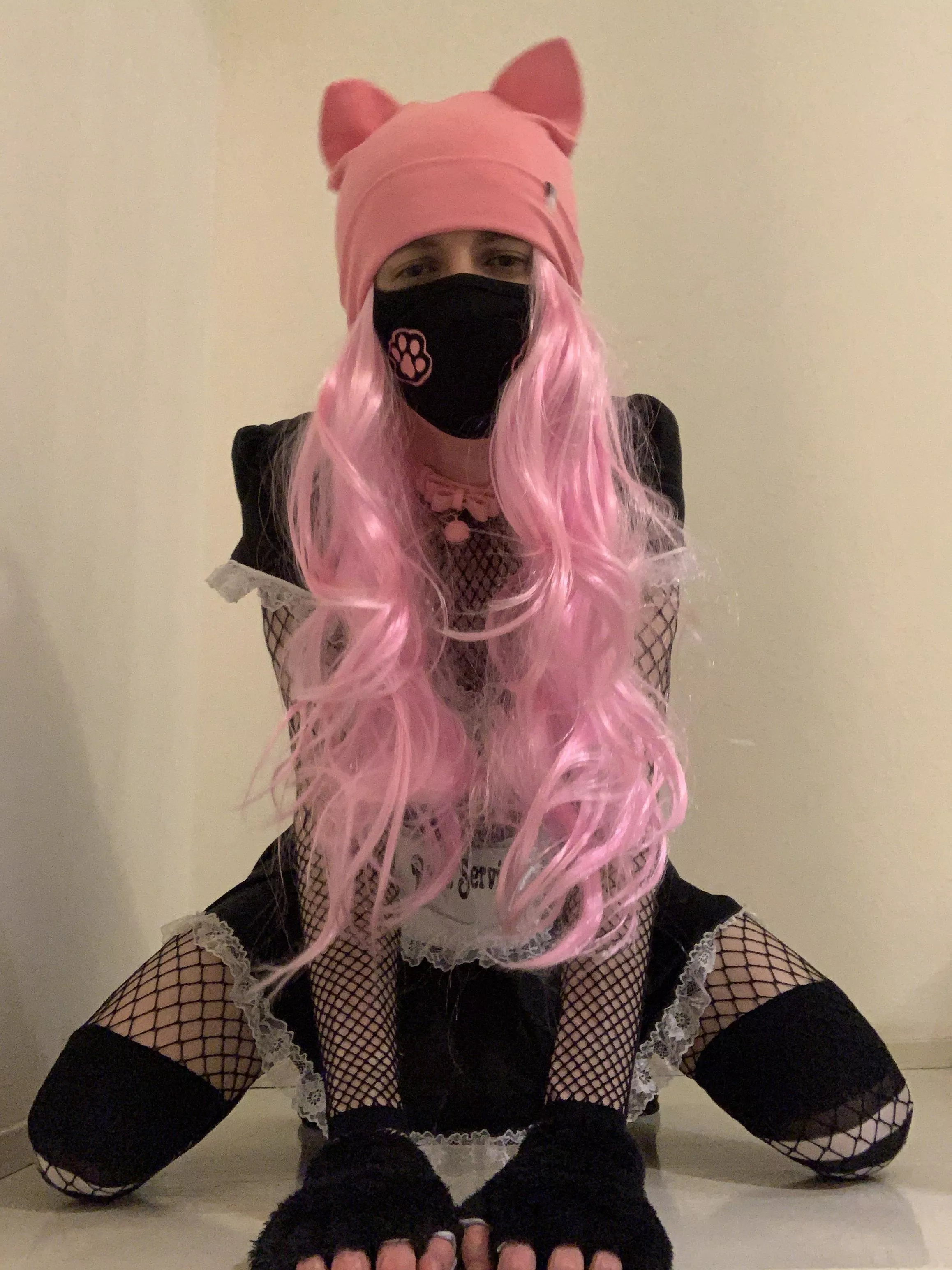 Do I look cute wearing pink?