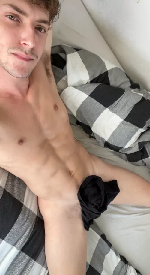 Do you want a new roommate? I'll treat you to something special everyday