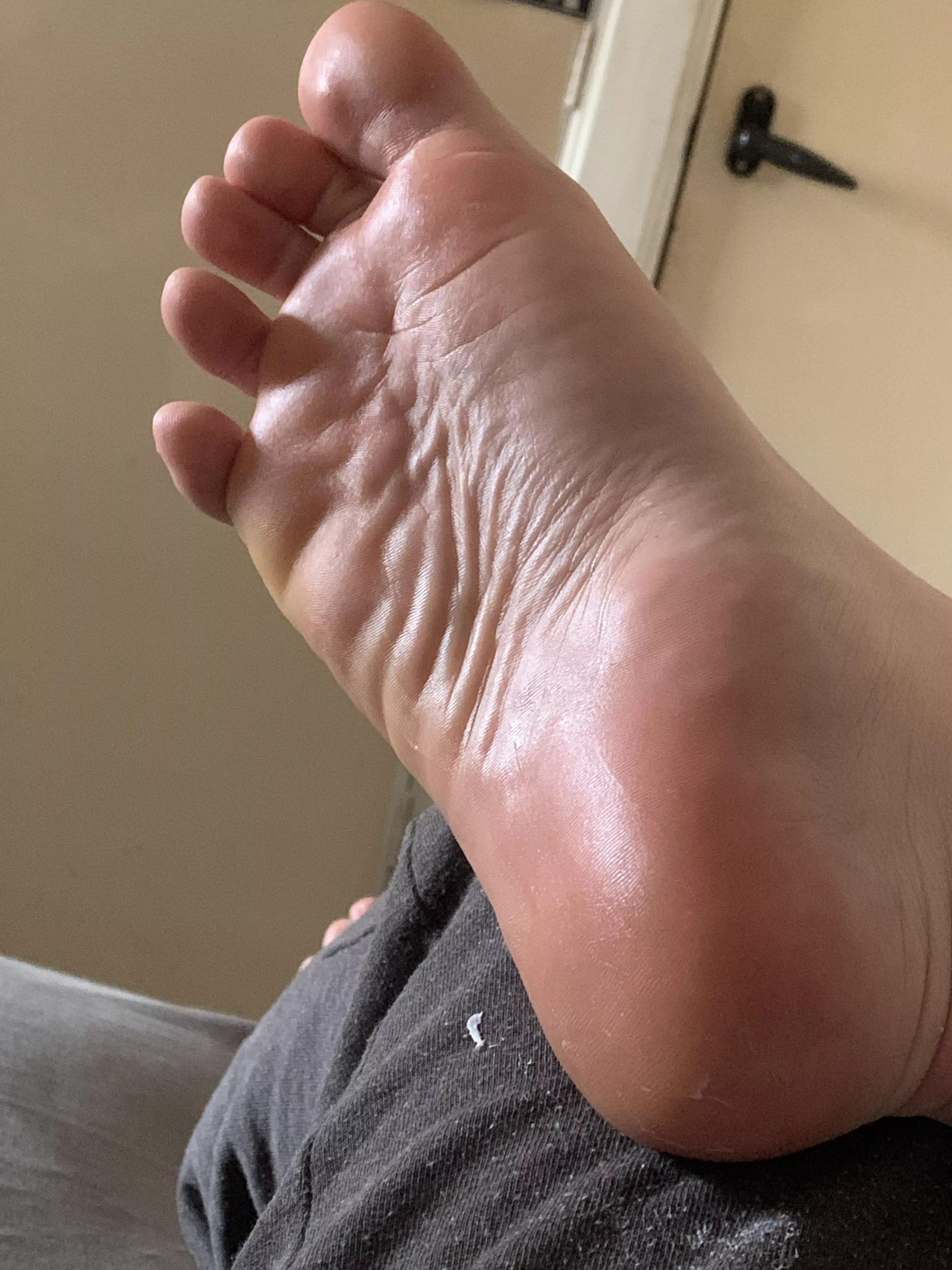 Extra ticklish with some coconut oil who want to play