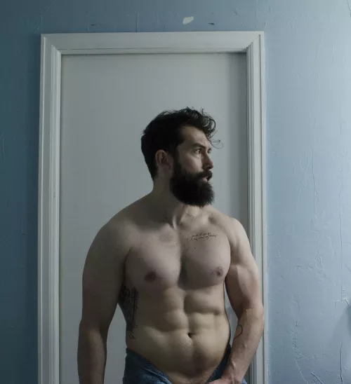 Fresh out of the shower 💪