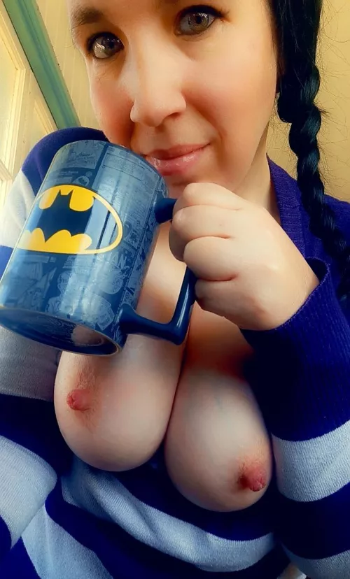 Hump Day is terribly misleading. Its already past lunch time and I haven't been humped once 😋