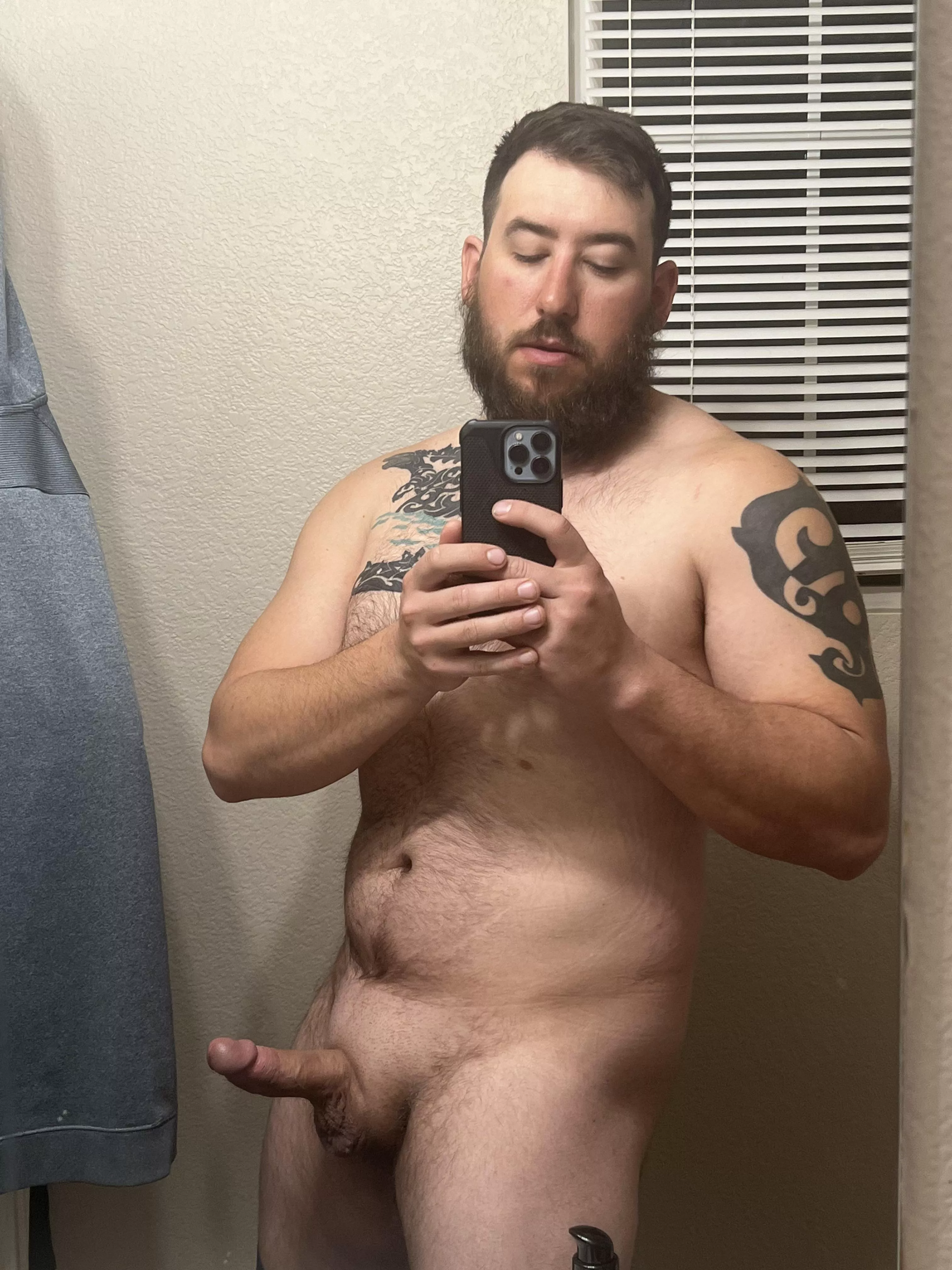 I am always lonely looking for chats and friends 😈