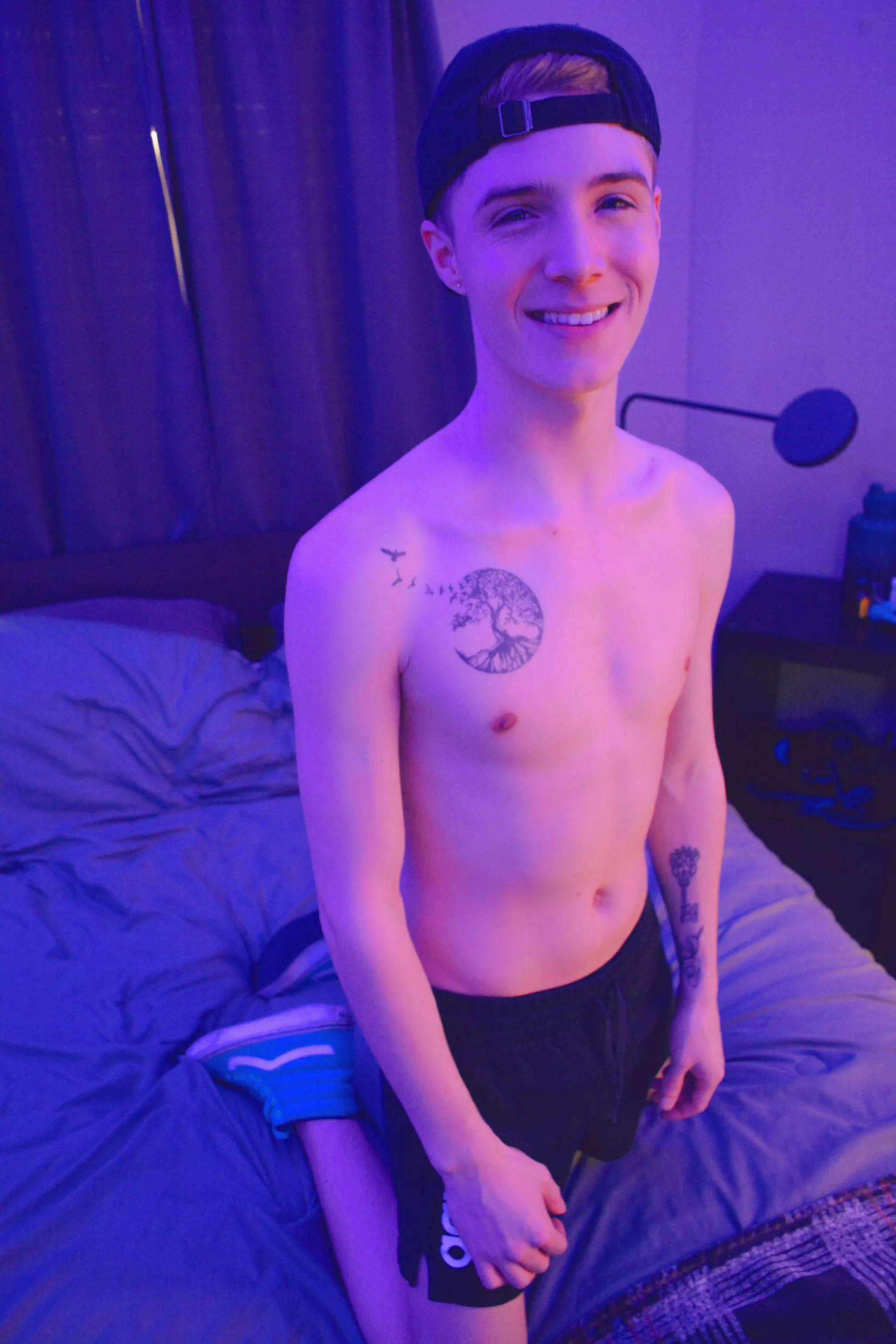 I need a gaymer friend 😉