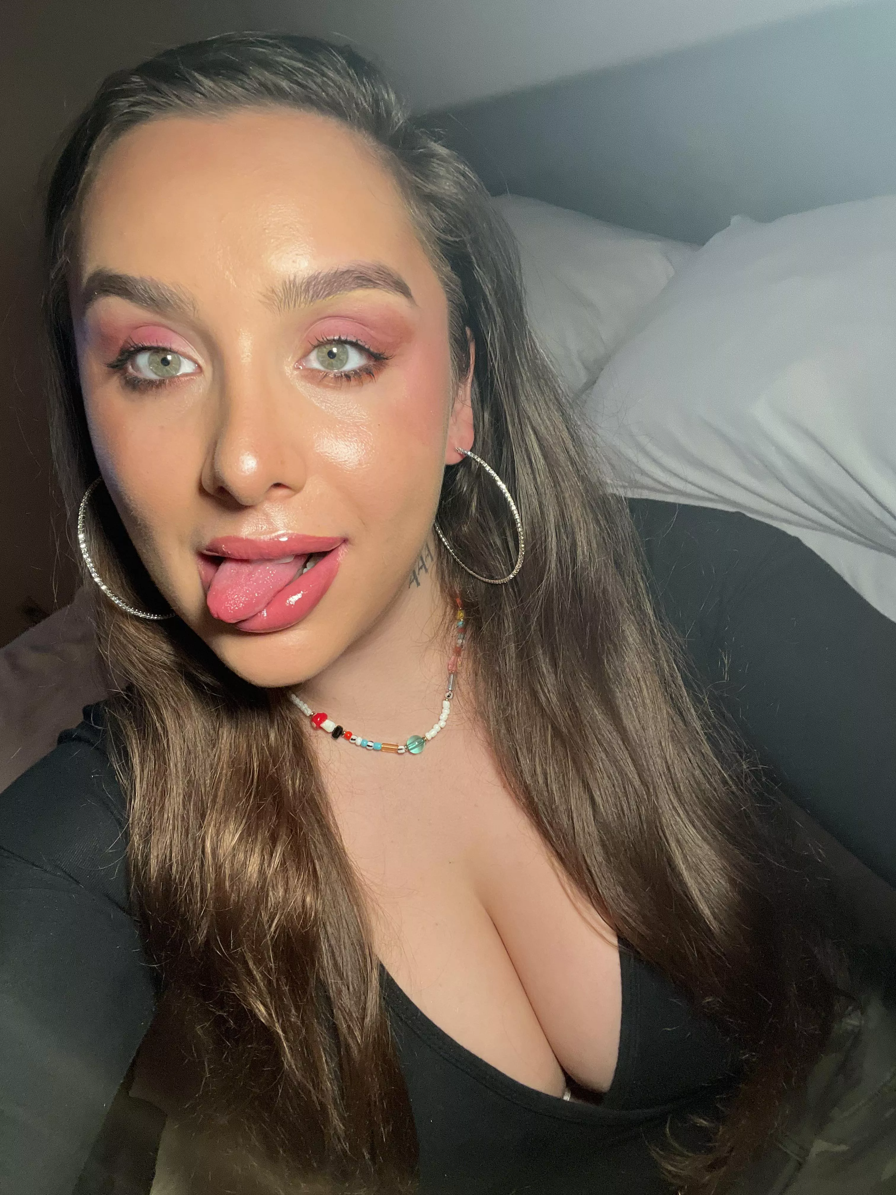 If I text this before our first date, what would u do?