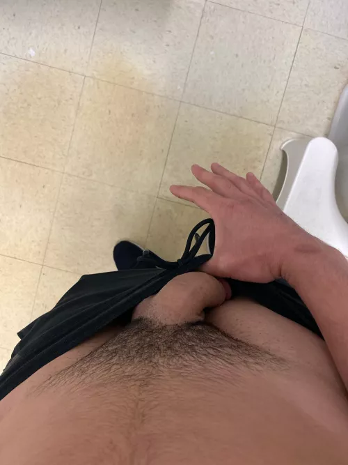 Is anyone else horny and freeballing at work today? 😏
