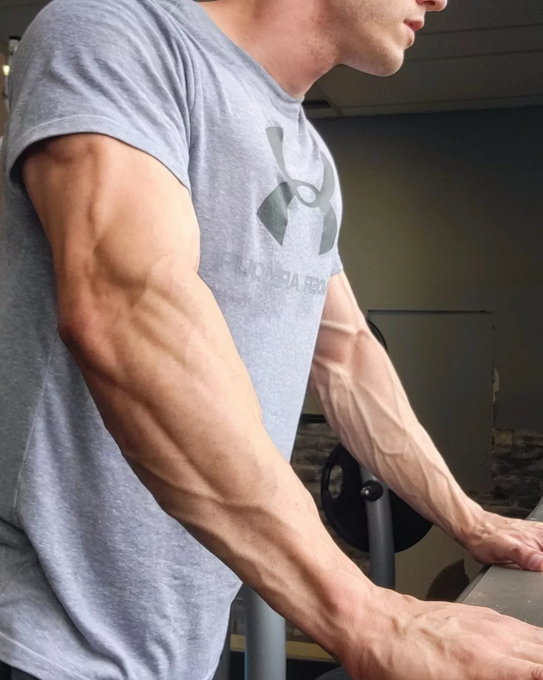 Left or Right 😌..?