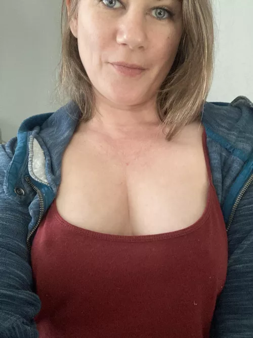 Loving braless life 😘