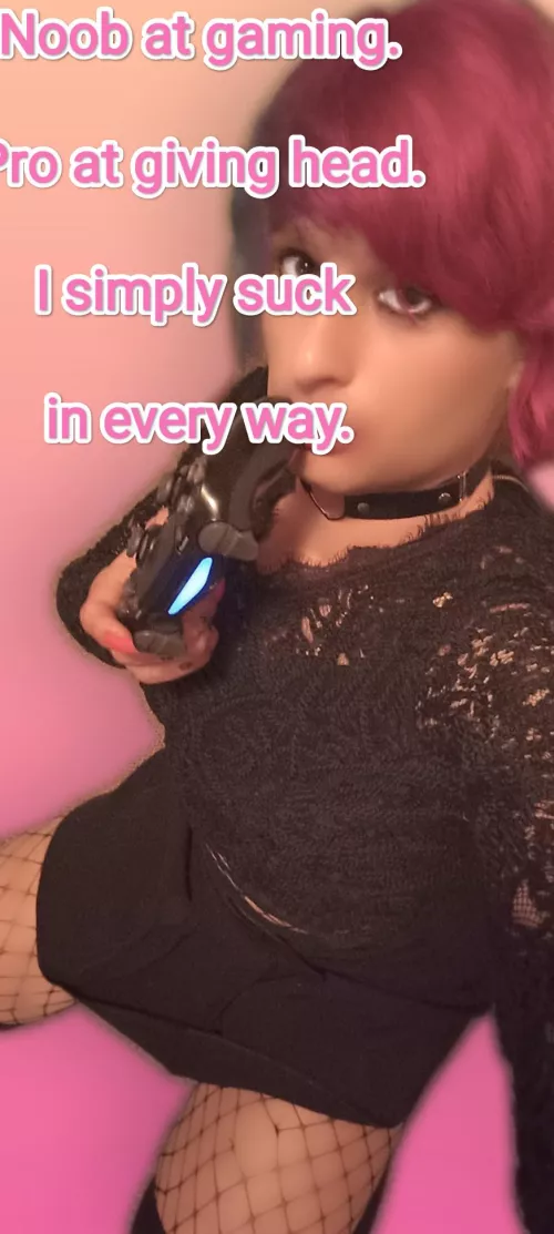 More than happy to give at least a head, even while he's gaming. ^^