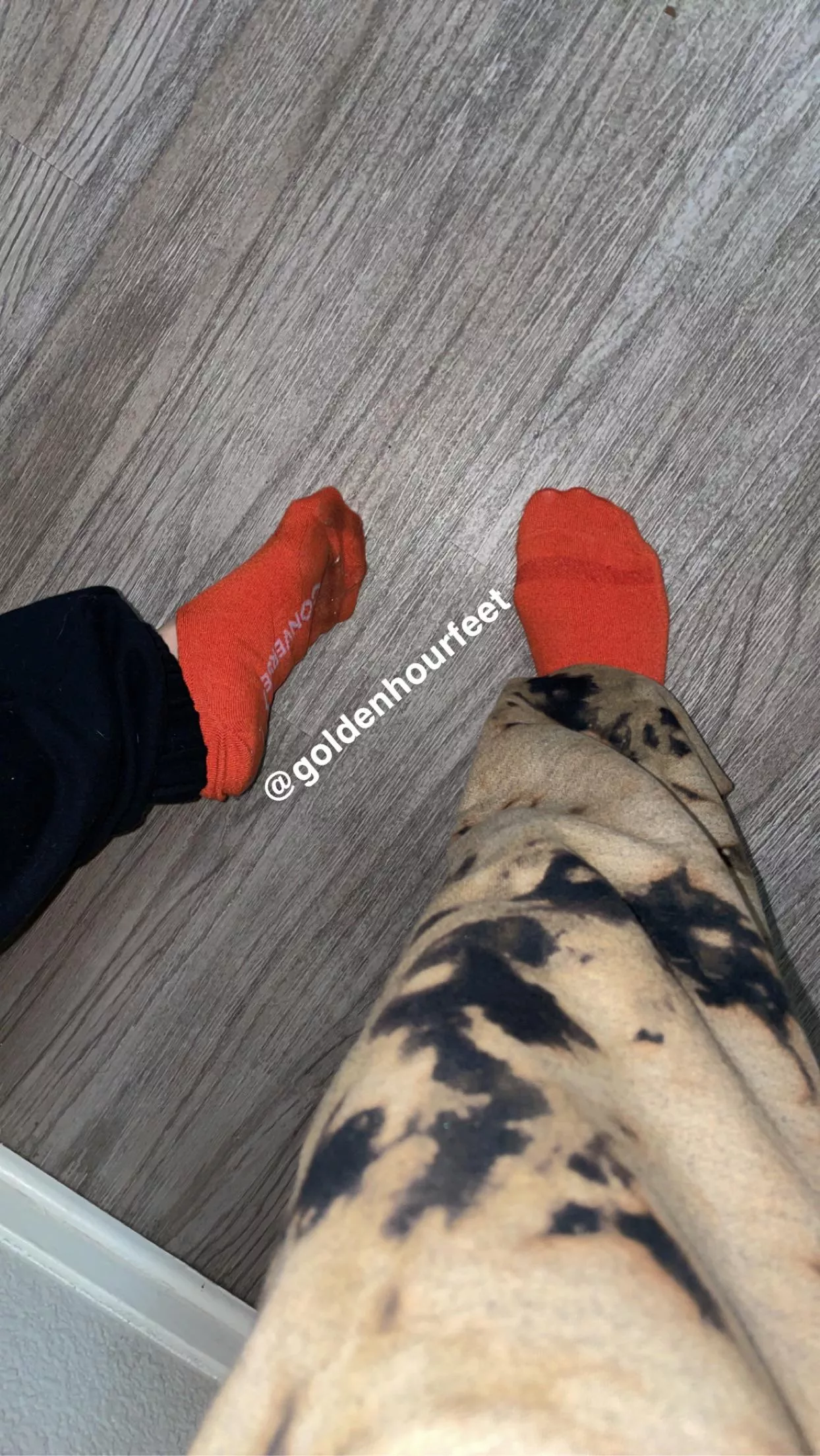 [selling] my smelly converse no shows🧡