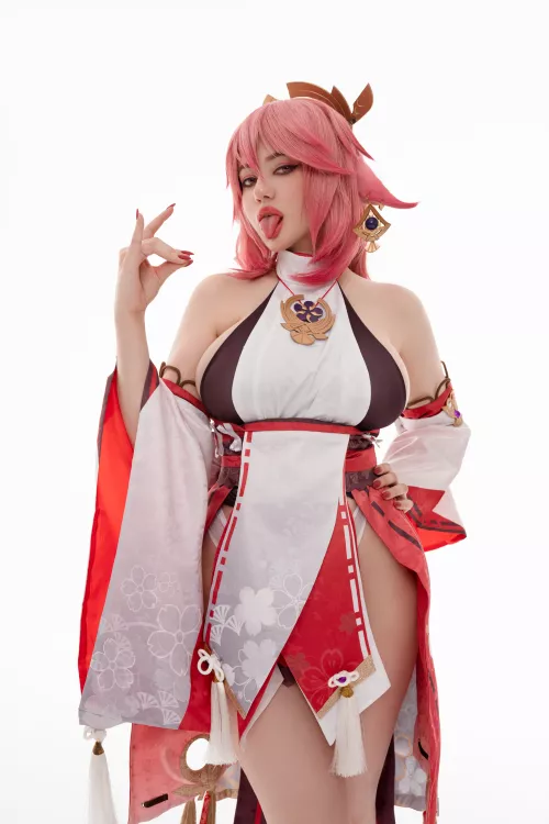 Yae Miko by Alina Becker