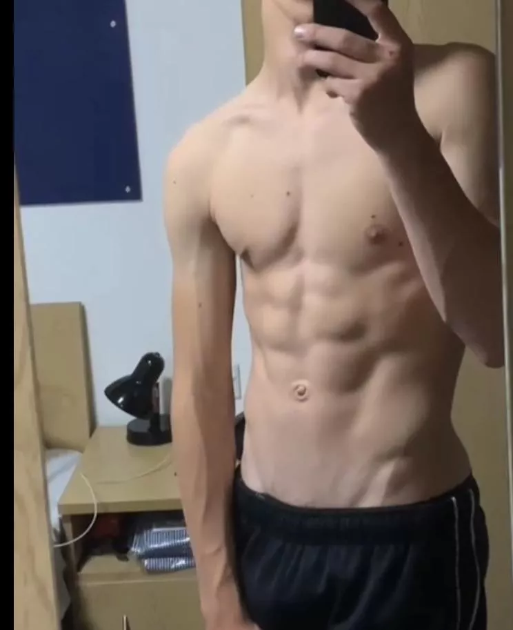 19 UK FINDOM, sc me R_J7500 any sub piggies that wanna be owned financially, or want to pay to see your sexy master