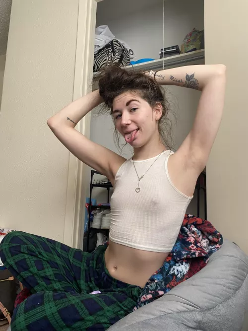 Arms up tongue out ;)