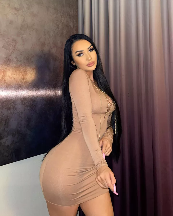 dress and big ass perfect match ❤️🍑😈