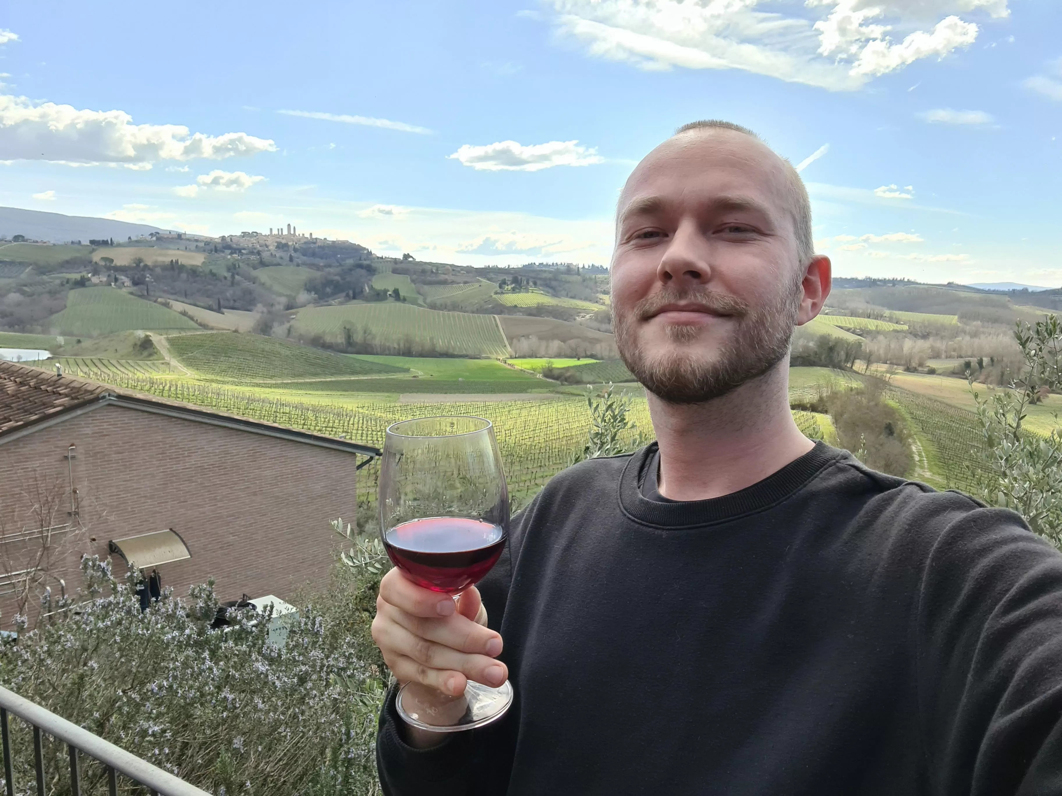 enjoying the Tuscany trip very much. and yesterdays winetasting +lunch was perfect 🇮🇹🍷
