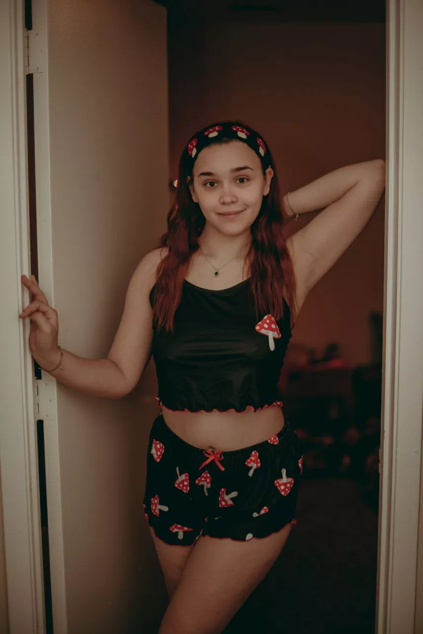 [F] Mushrooms are so cute! 🍄