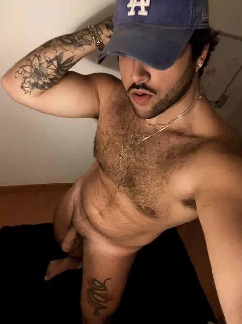 Full of testosterone worship me