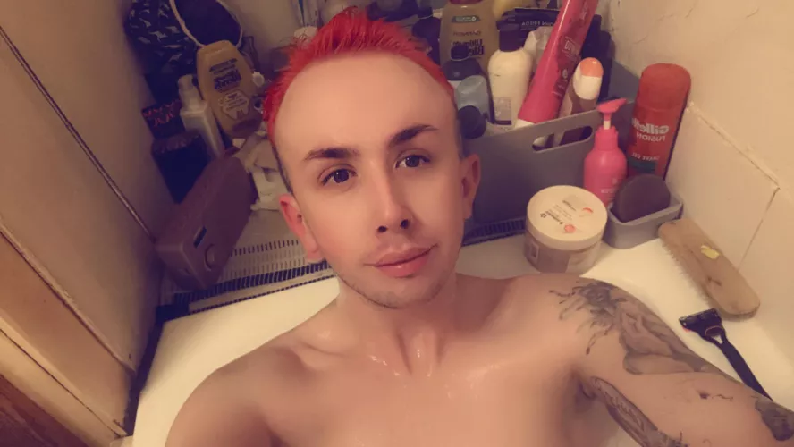 I’m BOREDDDDDD I NEED NEW PEOPLE TO INTRIGUE ME Help