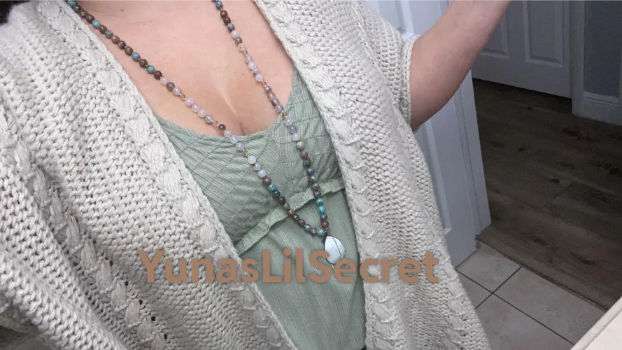 Like my new necklace! Just got it! Been wanting it for months [F]