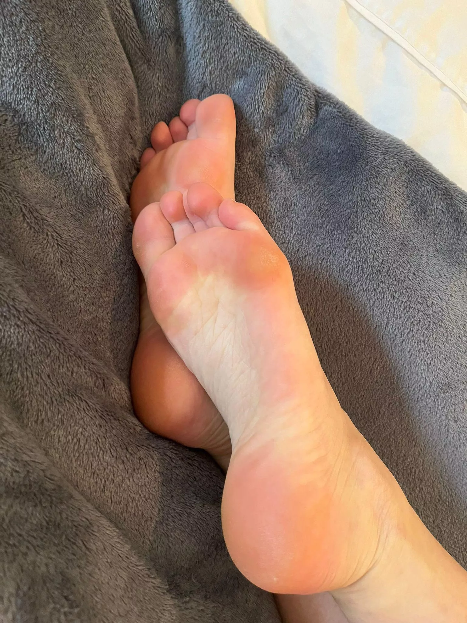 Like this post only if you would lick my soles