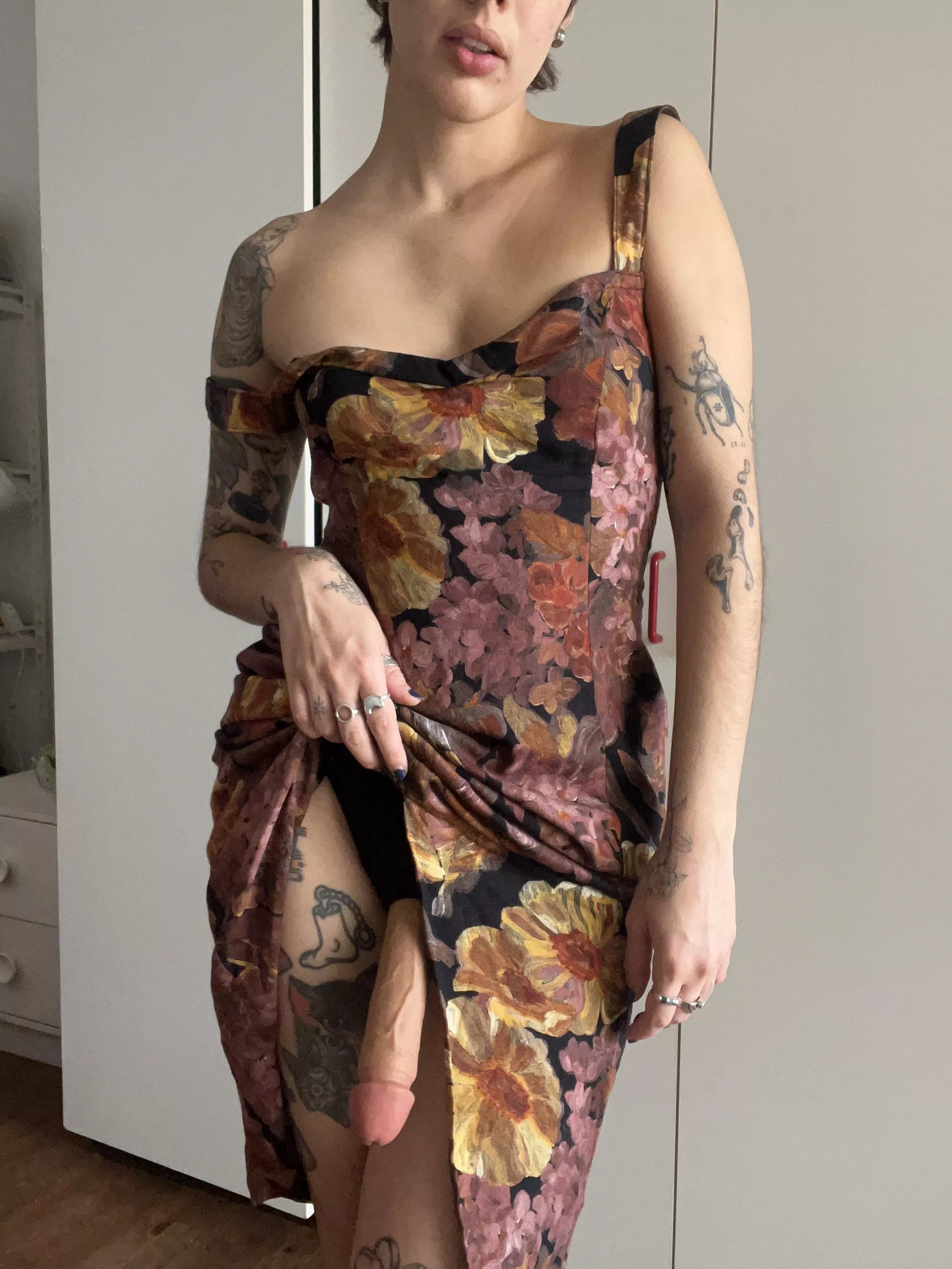 Look at this dress i made! Yeah umm only check out the dress 😇