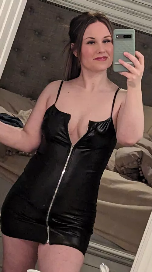 mamas feeling kinky today 😈