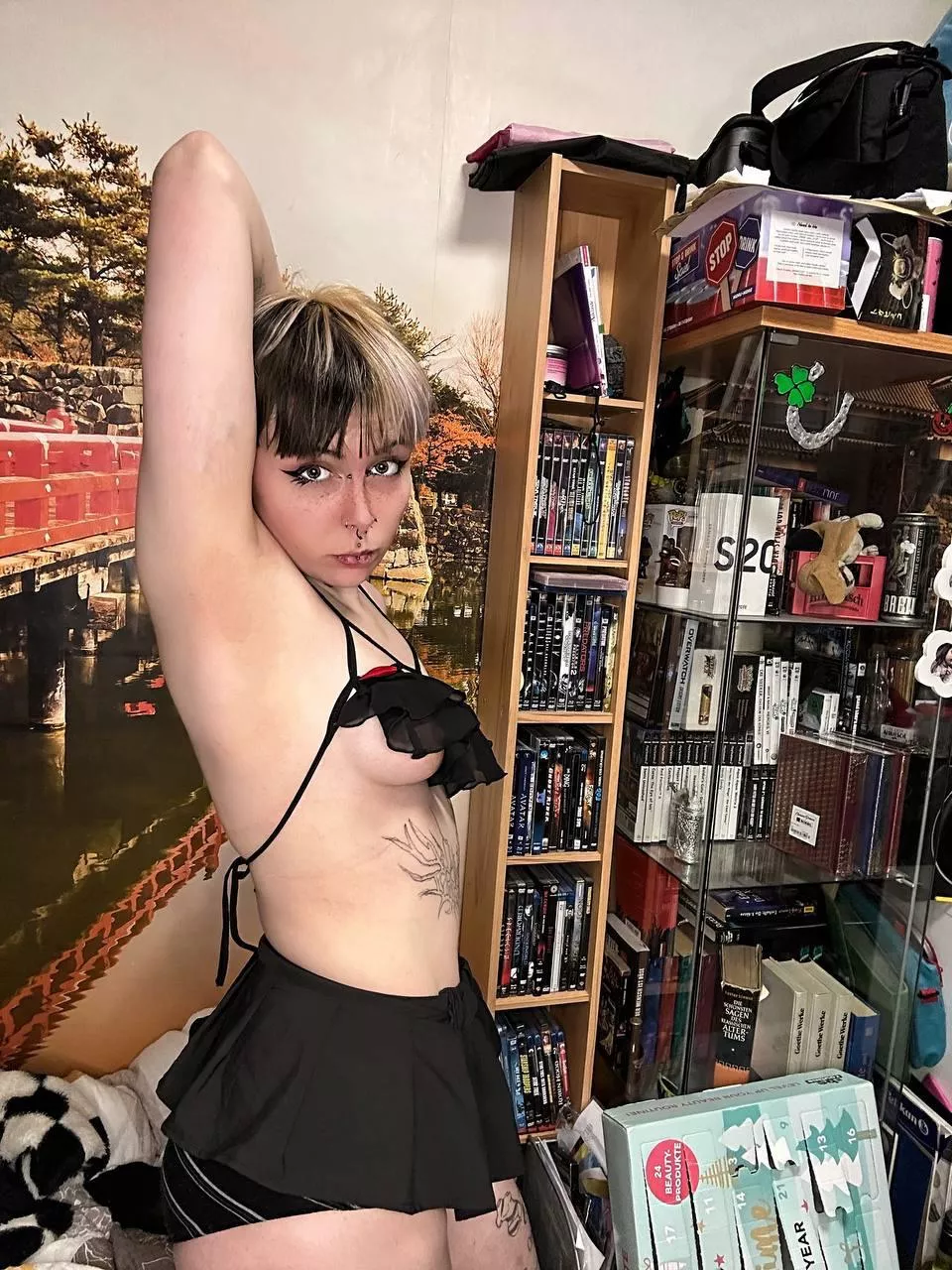 My Boyfriend agreed to watch us getting intimate with each other. If he tries to interrupt us I‘ll make him suck off your semen inside of me as a punishment.