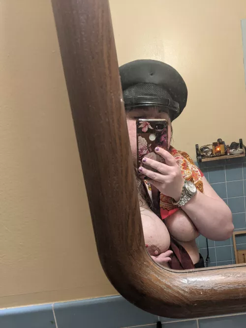 Not cosplaying as a specific character here but having fun being dressed up like this 😉