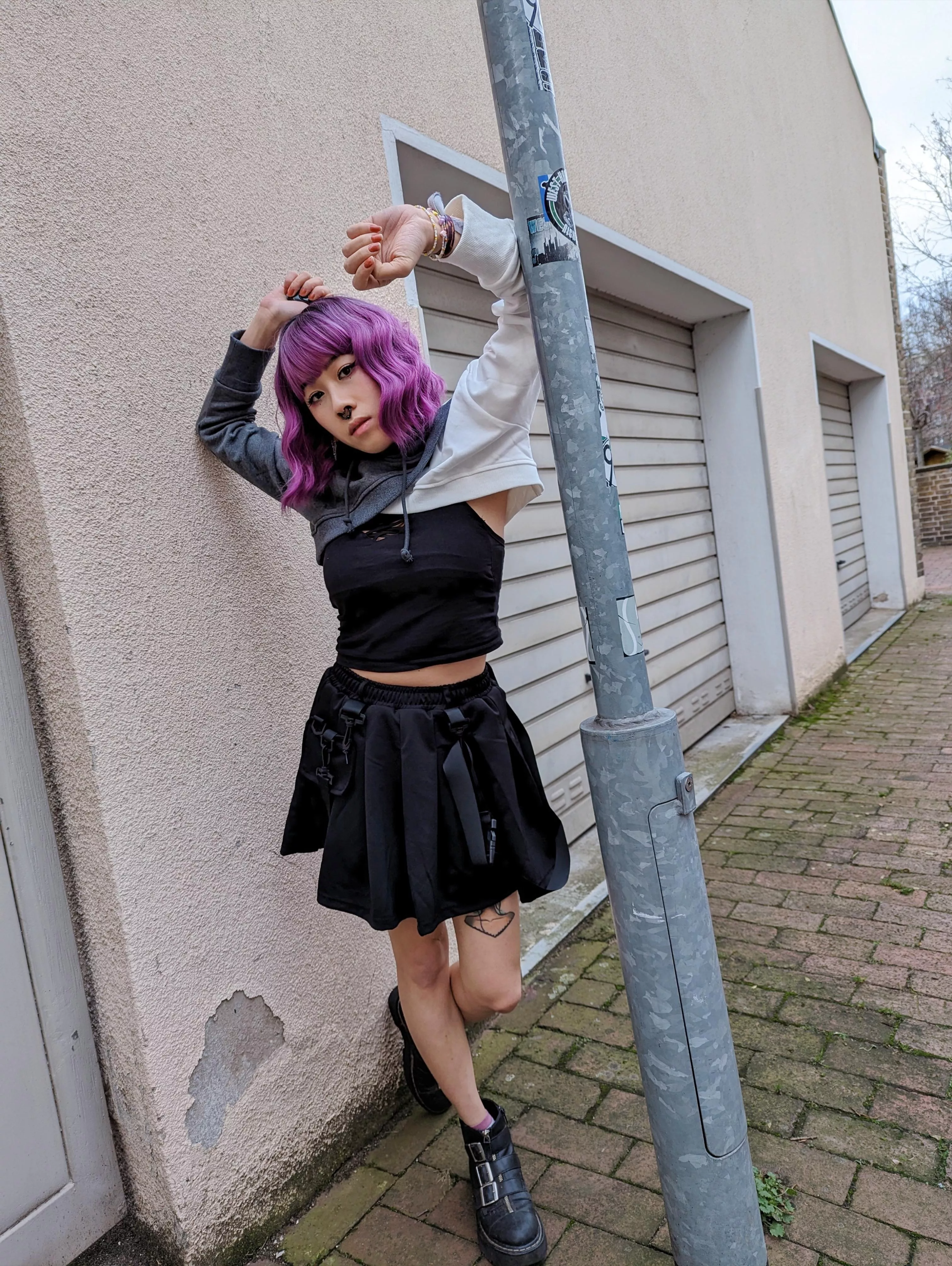 perfect fit for a rave, If it's getting hot I can take off my cropped Hoodie 😊