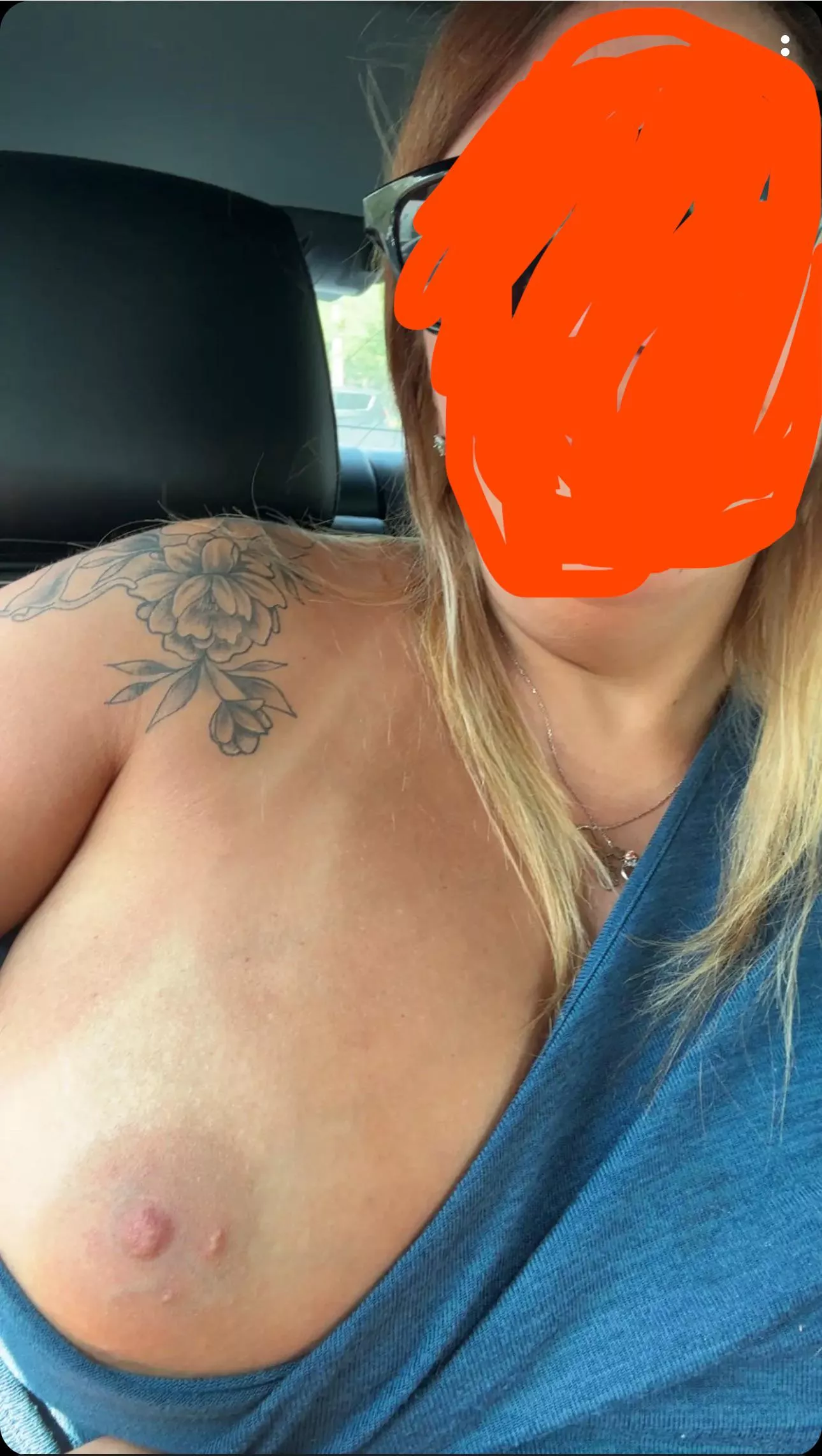 Pulling my tits out in a busy parking lot. I love getting caught💕💕