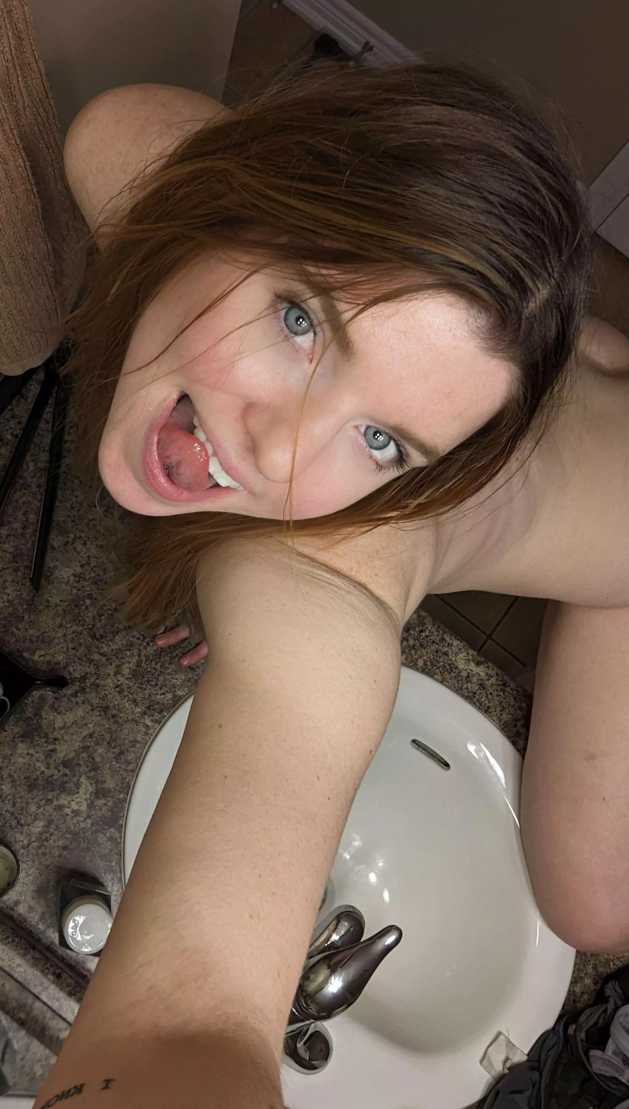 Slide in up behind me 🤭😈