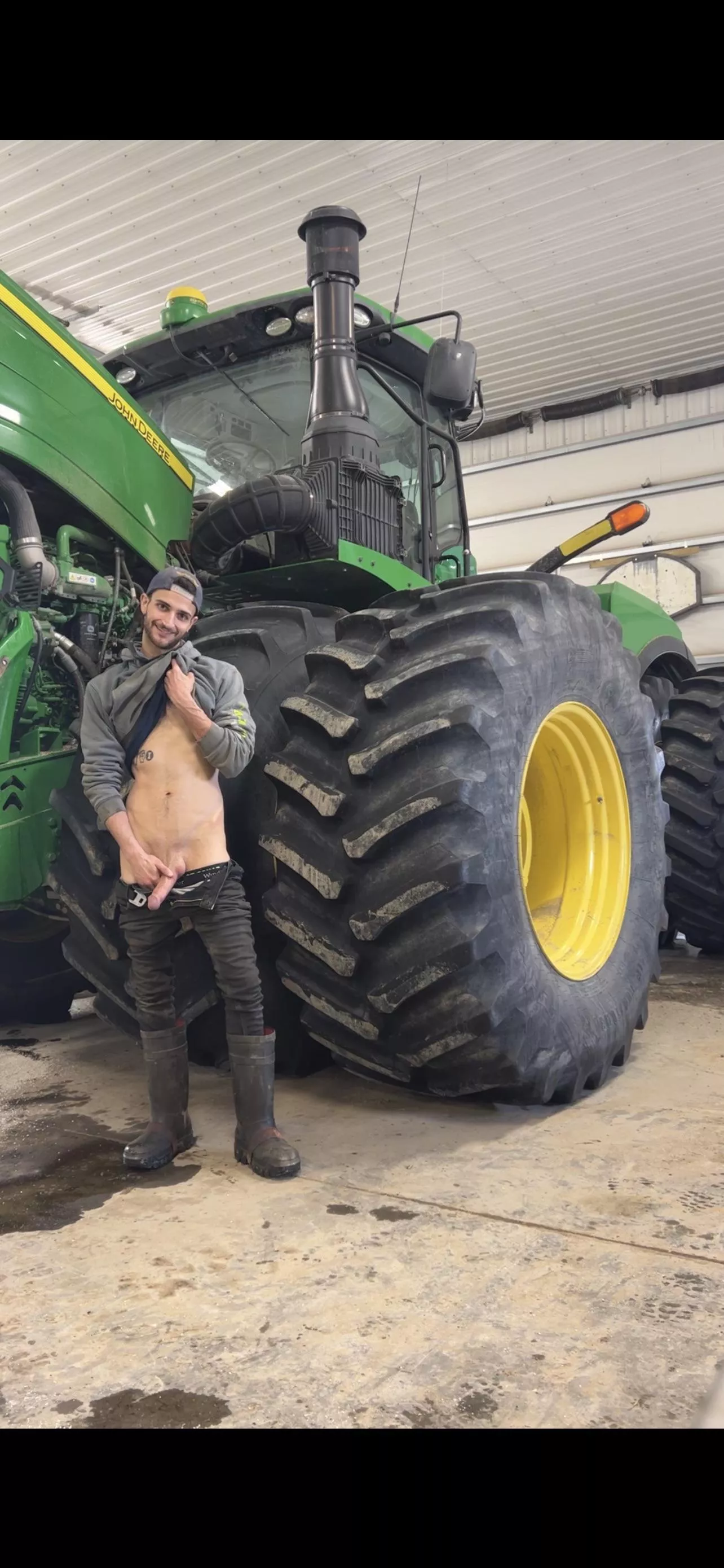 Working Alone in the Shop has its Perks 😏😎