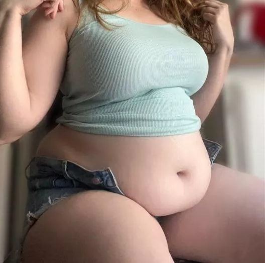 would anyone like to fatten me up?❤️🥰