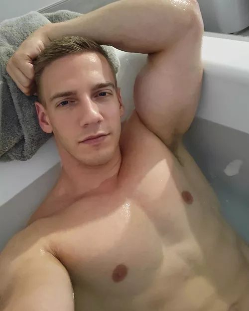 Would you take a bath with me 😇..?