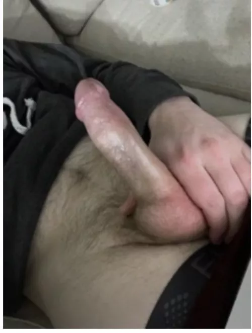 32 BWC daddy cock here looking for an online sub ;). DM me!