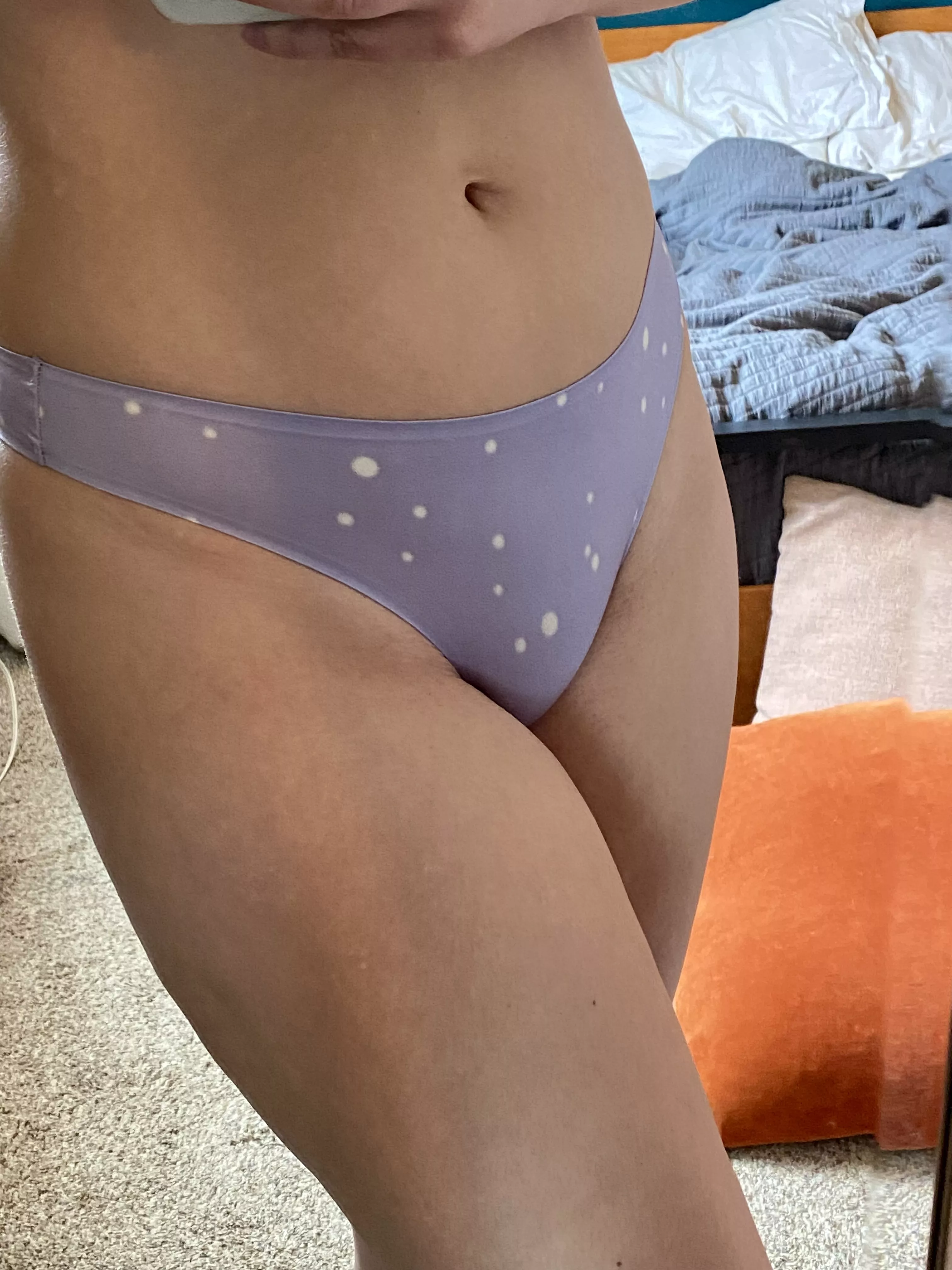 Do you like the polka dots? [f]
