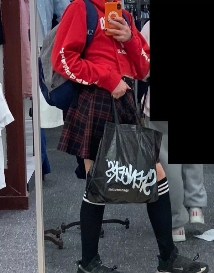 First post be nice (FEMBOY FRIDAY)