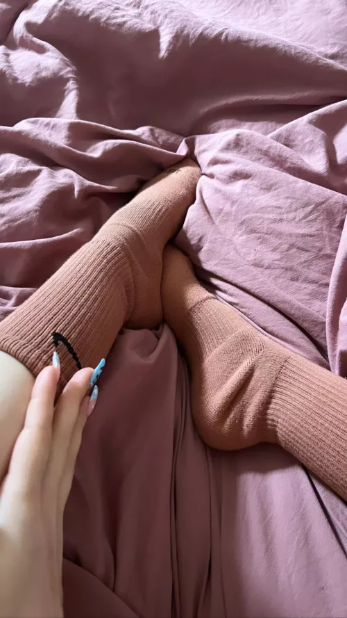 Got some new brown socks 🧦💋